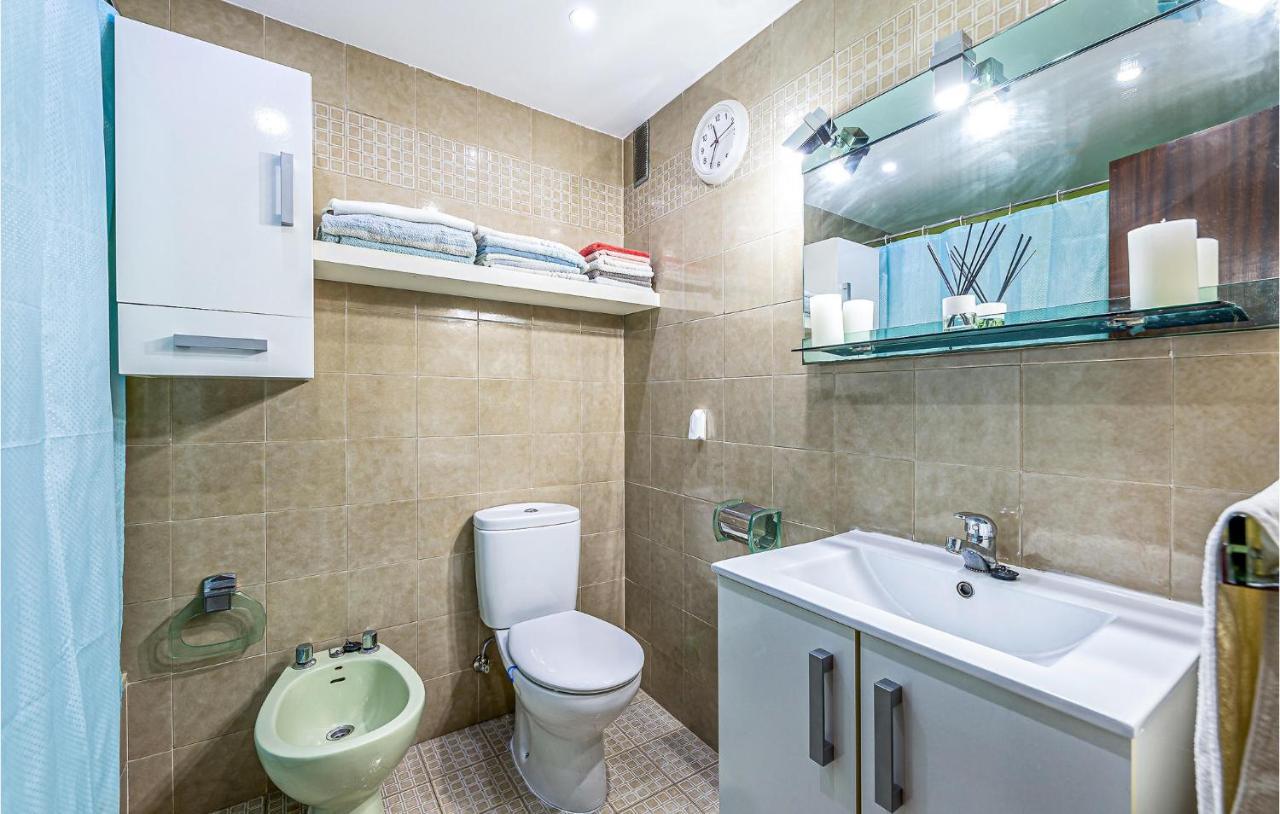4 Bedroom Nice Apartment In Torremolinos Exterior photo